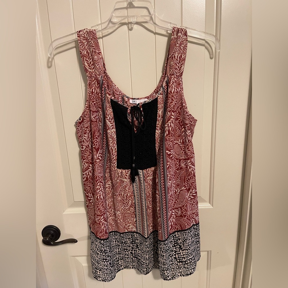DR2 Red and Black Patterned Sleeveless Blouse